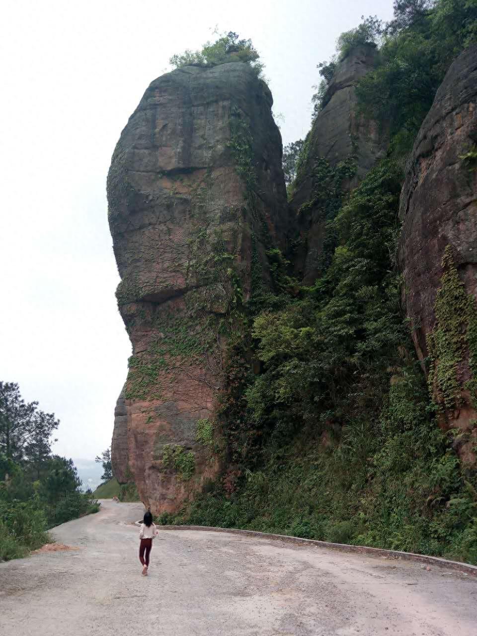 丹霞圣地广西北流铜石岭