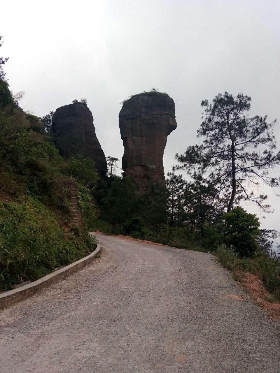 丹霞圣地广西北流铜石岭