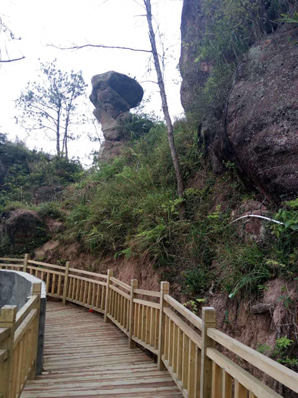 丹霞圣地广西北流铜石岭