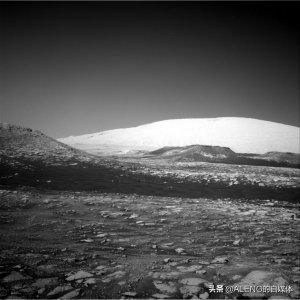 ​12月1日，好奇号传来了20张照片，你要的火星日出照片也来啦