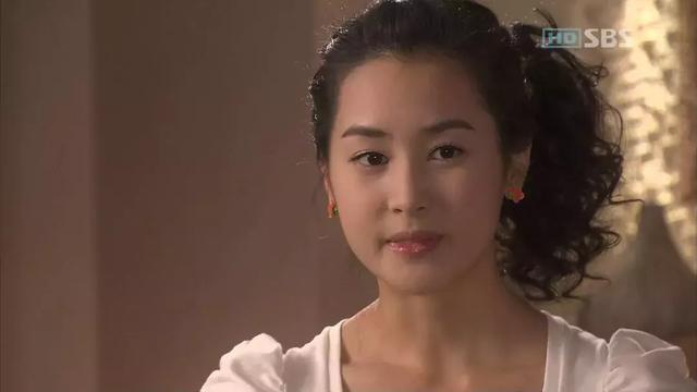 韩国整容女明星捏鼻子（又一女星整成猪鼻子）(19)