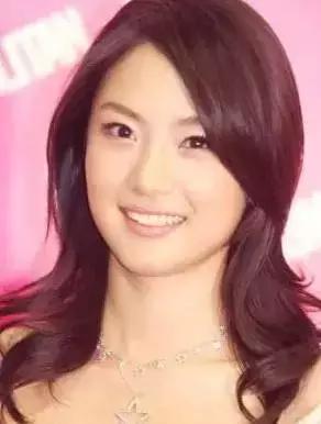 韩国整容女明星捏鼻子（又一女星整成猪鼻子）(42)