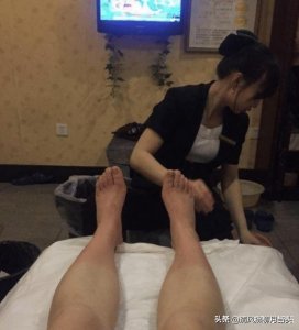 ​足疗店妹子酷似当红女星火了，长相过分美貌，因被围观暂停营业！