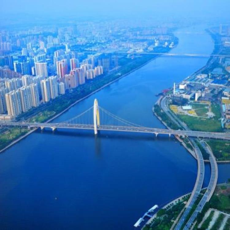 同一个城市公路修得笔直地铁线路却弯弯曲曲为什么不修直线