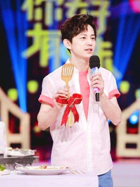何炅为什么会被列入黑名单(从老好人到)(12)