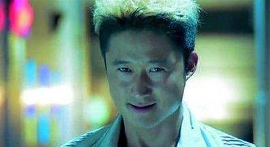 铁血硬汉吴京长什么样(铁血男神吴京历经几段曲折情史)(9)
