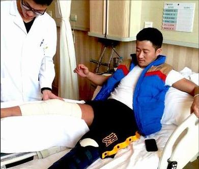 铁血硬汉吴京长什么样(铁血男神吴京历经几段曲折情史)(14)