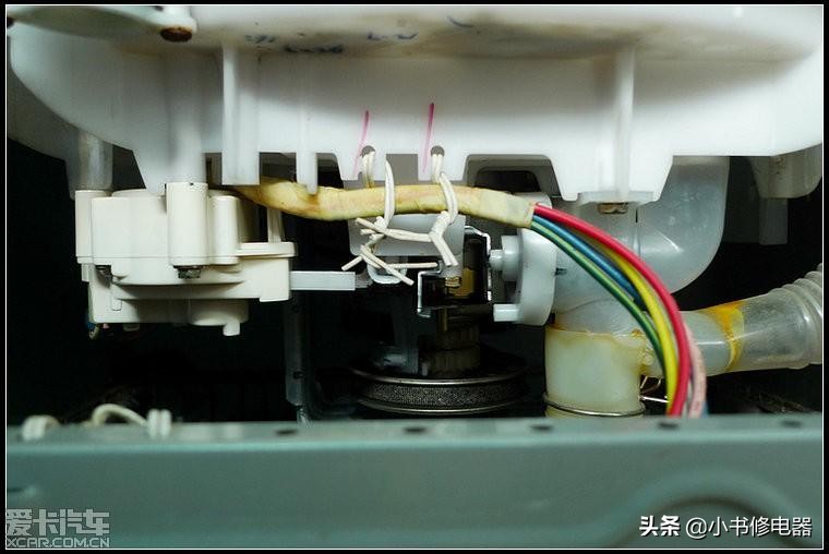 洗衣机不转了自己怎么修(家用全自动洗衣机维修技巧)