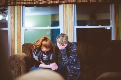 ​女生越说疼男生就愉快，会哭的女生和恋人感情更好
