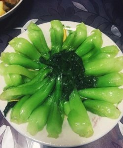 ​狗肉的功效与作用，有人说狗是食肉动物，所以狗肉比牛羊肉好吃，而且还治病是
