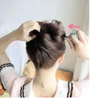 发簪怎么自己盘发最简单(教你如何用发簪盘发)(4)