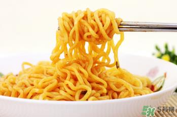 三养炸酱面食用方法_三养炸酱面怎么吃 三养炸酱面食用方法_三养炸酱面怎么吃