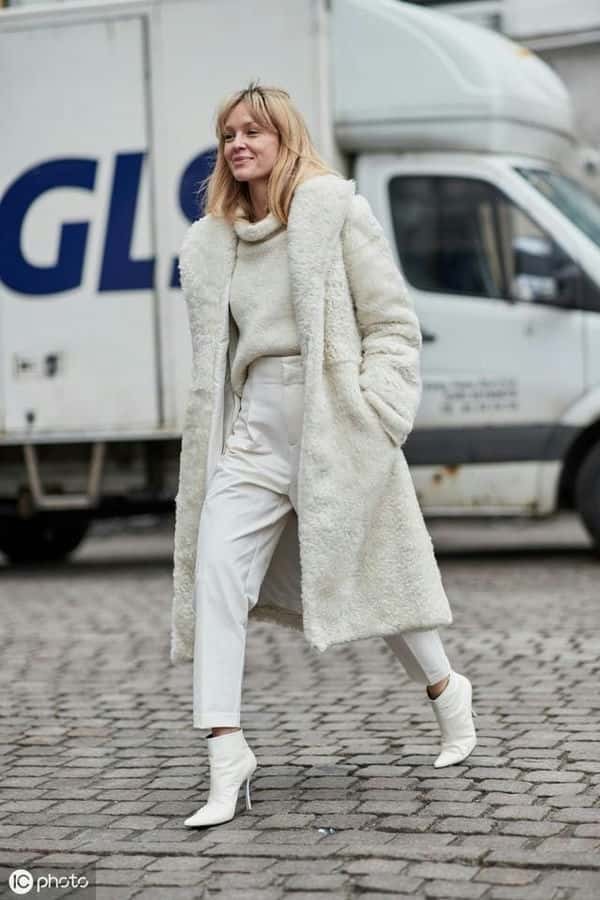 烟管裤和西装裤有什么区别(烟管裤是什么样子的)