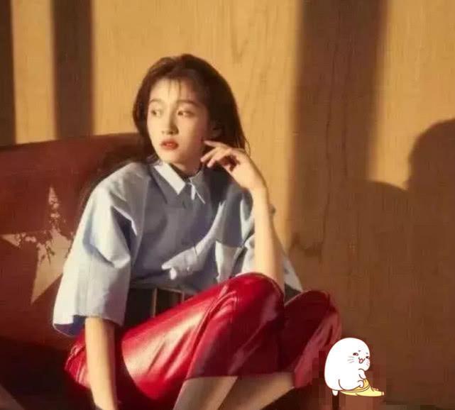 关晓彤男人装照曝光,看到照片惊呆鹿晗,网友:还撞脸张子枫?