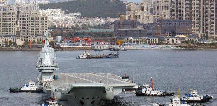 国产航母迎来第三次海试!专家:离服役的日子不远了