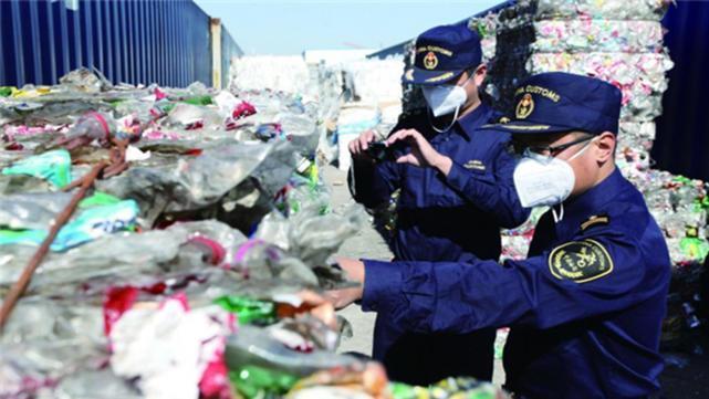 中国不是垃圾场!中国突然宣布禁止进口洋垃圾 国人不再受害