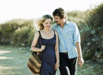 ​男生喜欢你的细微动作，男人暴露的这3个小动作