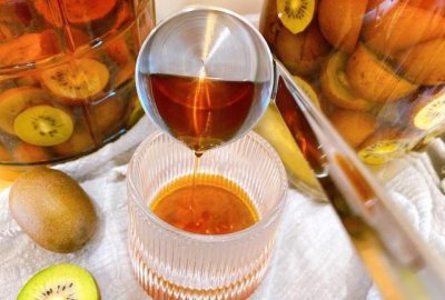 ​猕猴桃泡酒几天能喝，自制猕猴桃泡酒有保质期吗？