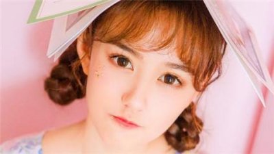 ​为什么女生从不主动找我聊天，怎么才能让她主动起来？