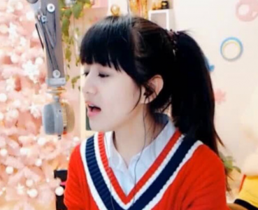 ​文儿就是桑文文是真的吗  两张对比图是真的很像