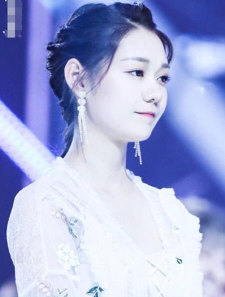 段奥娟是哪个学校的