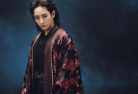 夜行书生白毛鬼喜欢谁