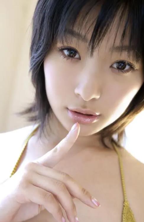 佐藤和沙（Kazusa Sato）个人资料写真作品