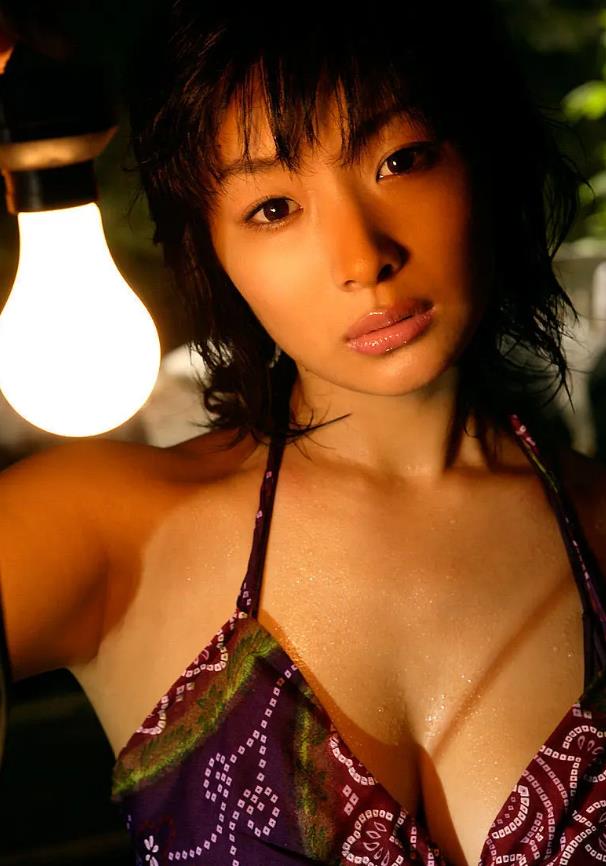 佐藤和沙（Kazusa Sato）个人资料写真作品