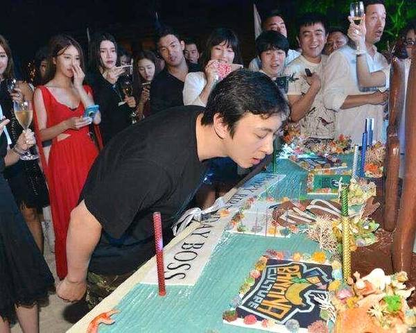 王思聪再办奢华生日（BBC把王思聪的豪宅）