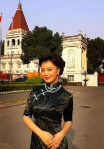 ​荣蓉：老戏骨的演艺生涯与个人资料大揭秘