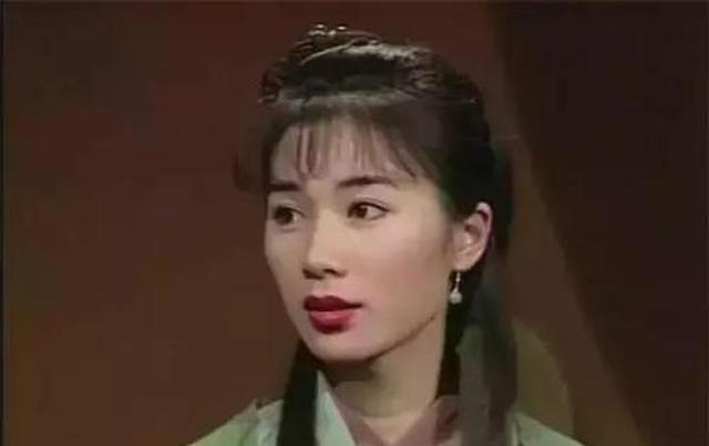 《神雕侠侣》中的三版程英,只有95版最符合“一袭青衣牵人心”