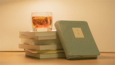 ​日月轮换意思 造句示例：