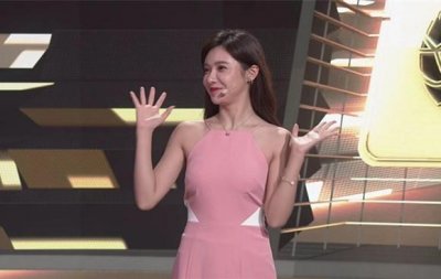 ​比美娜更耐看！NBA主持佳依正式宣布回归，穿拉链紧身短裙秀身材