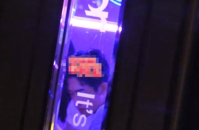 娄艺潇新恋情曝光!与新男友KTV包房紧紧相拥,还同返女方香闺