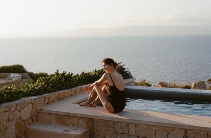 林峯前女友吴千语晒罕见性感照，一双大长腿让人挪不开眼