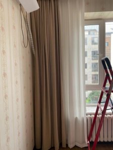 ​落地窗帘安装几种方法（装修过程中窗帘选择落地窗帘的落地尺寸是多少）