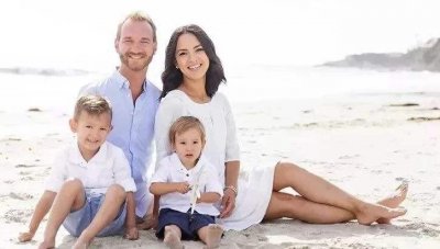 ​娶娇妻生4个娃！他是“海豹肢症”，没有四肢，他凭什么成功？