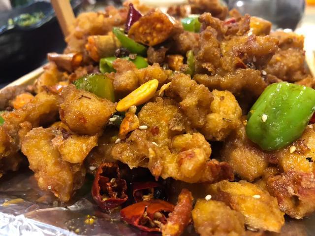 郑州西郊农家烙馍村生意火爆