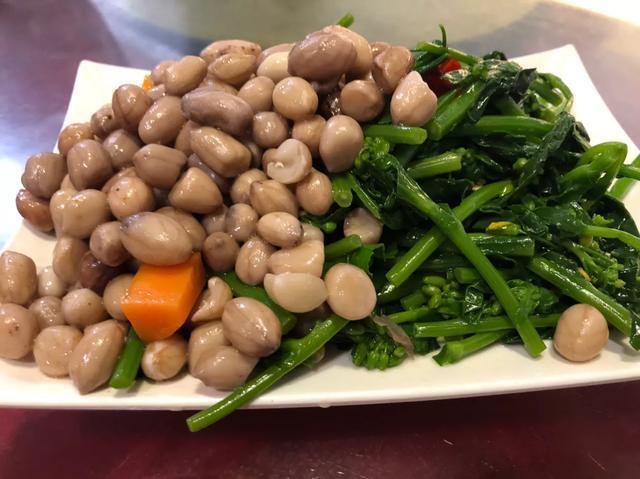 郑州西郊农家烙馍村生意火爆