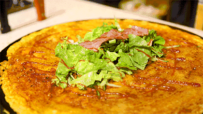 煎饼果子的做法全过程和配方(教你煎饼果子的简单做法)(1)