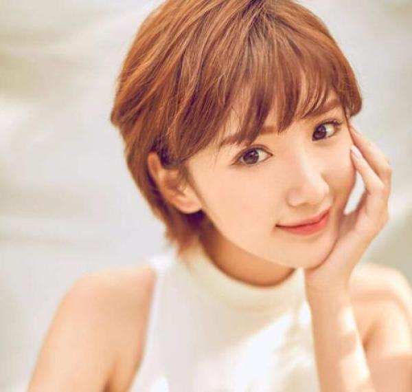 毛晓彤遭生父监视 毛晓彤不赡养亲父被索要高额赡养费是怎么回事