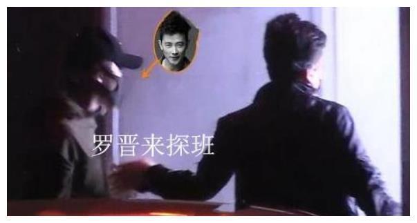 唐嫣怀孕被实锤？现身小腹微微隆起，罗晋在片场亲自呵护！