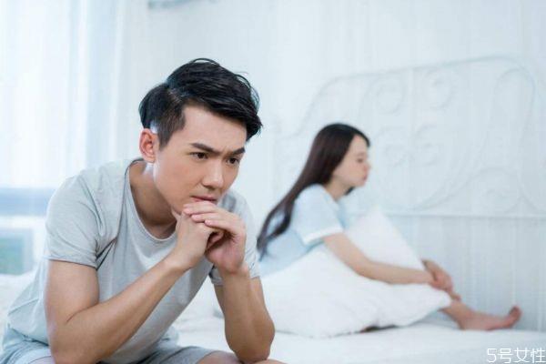 女友对你冷暴力的心理 面对女友的冷暴力该怎么办 女友对你冷暴力的心理 面对女友的冷暴力该怎么办