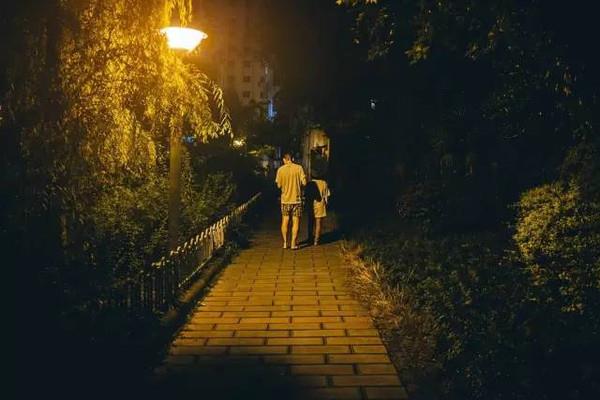 第一次约会去什么地方好 约会哪些地方好玩 第一次约会去什么地方好 约会哪些地方好玩