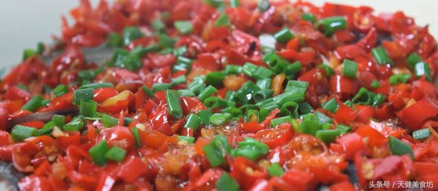 剁椒鱼头的最佳做法（爱吃剁椒鱼头的一定要收藏）(7)
