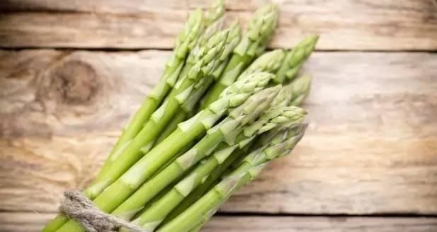 芦笋没熟透可以吃吗,芦笋罐头里的笋像煮熟了,还能吃吗?图4