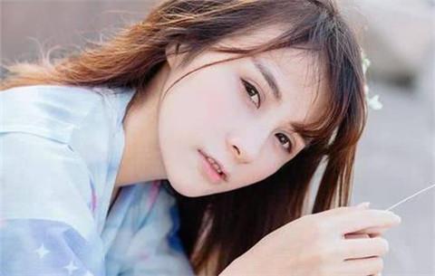 女生从不主动找你聊天但都回复