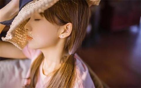 以朋友关系相处