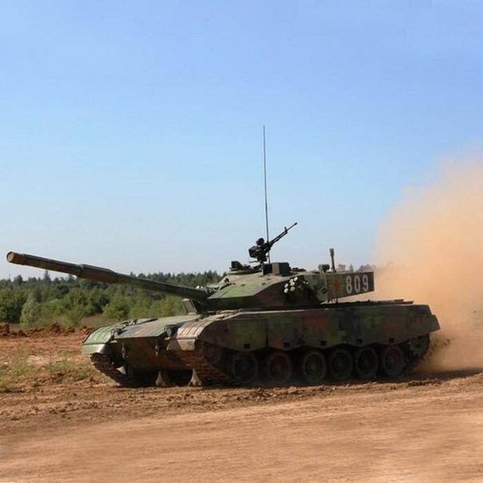 中国96A型坦克亮相西藏边界! 实弹训练场面震撼!
