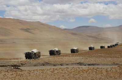 ​中国96A型坦克亮相西藏边界! 实弹训练场面震撼!